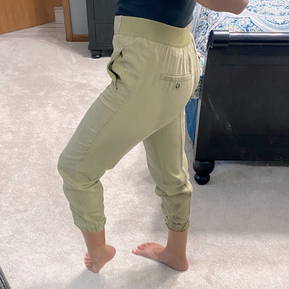 Zara Trafaluc Cropped Pull-On Olive Joggers